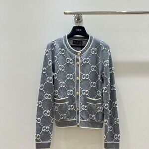 Gucci 2024 GG wool monogram bouclé jacquard cardigan in Grey and Ivory size L